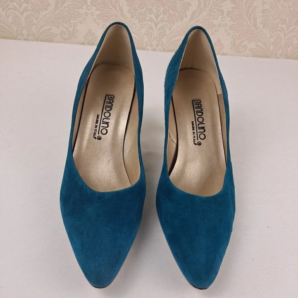 Bandolino Size 7.5M Turquoise Suede Heels Pointed Toe Made In Italy
